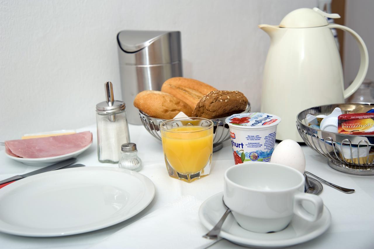 Hotel Zur Traube บาดฮอมบูร์ก ฟอร์ แดร์เฮอเฮอ ภายนอก รูปภาพ