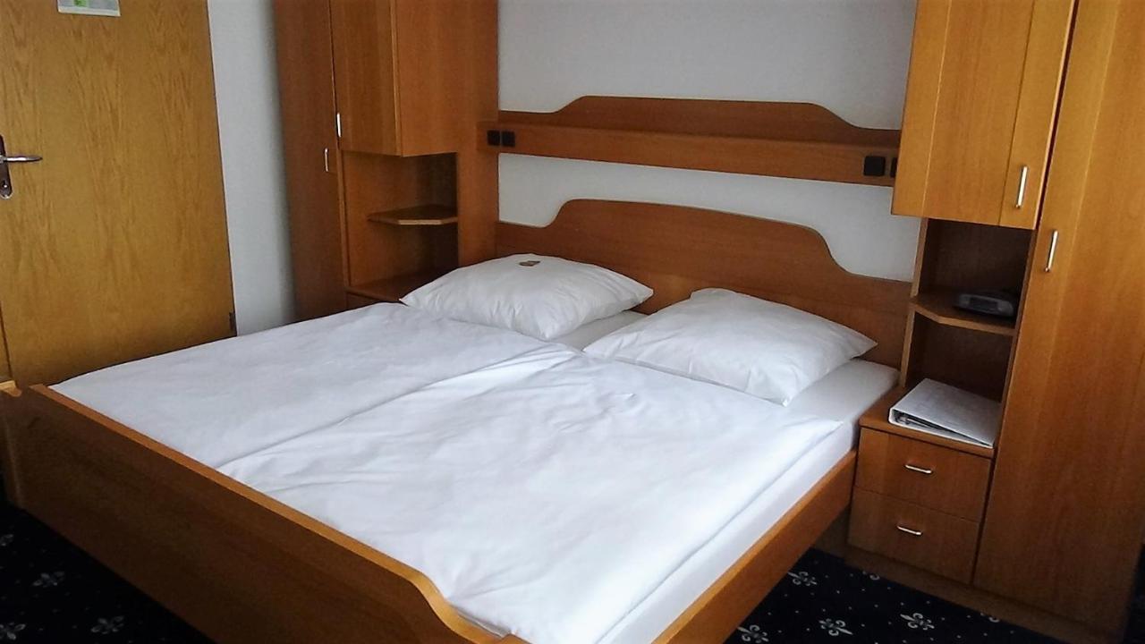 Hotel Zur Traube บาดฮอมบูร์ก ฟอร์ แดร์เฮอเฮอ ภายนอก รูปภาพ