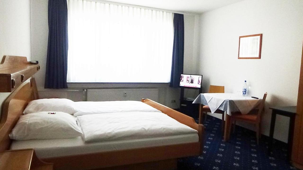 Hotel Zur Traube บาดฮอมบูร์ก ฟอร์ แดร์เฮอเฮอ ภายนอก รูปภาพ