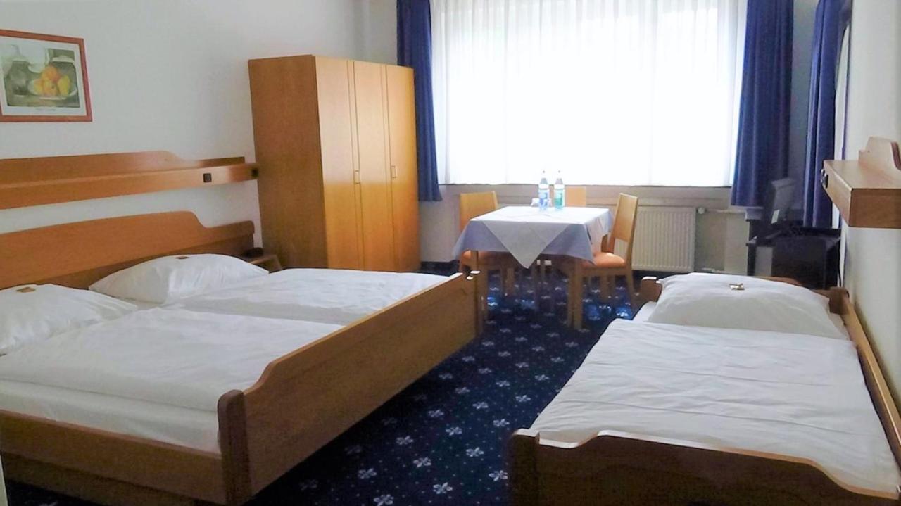 Hotel Zur Traube บาดฮอมบูร์ก ฟอร์ แดร์เฮอเฮอ ภายนอก รูปภาพ