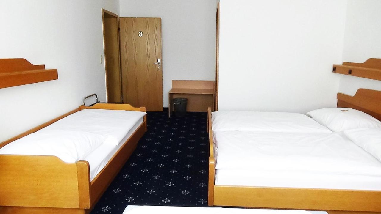 Hotel Zur Traube บาดฮอมบูร์ก ฟอร์ แดร์เฮอเฮอ ภายนอก รูปภาพ