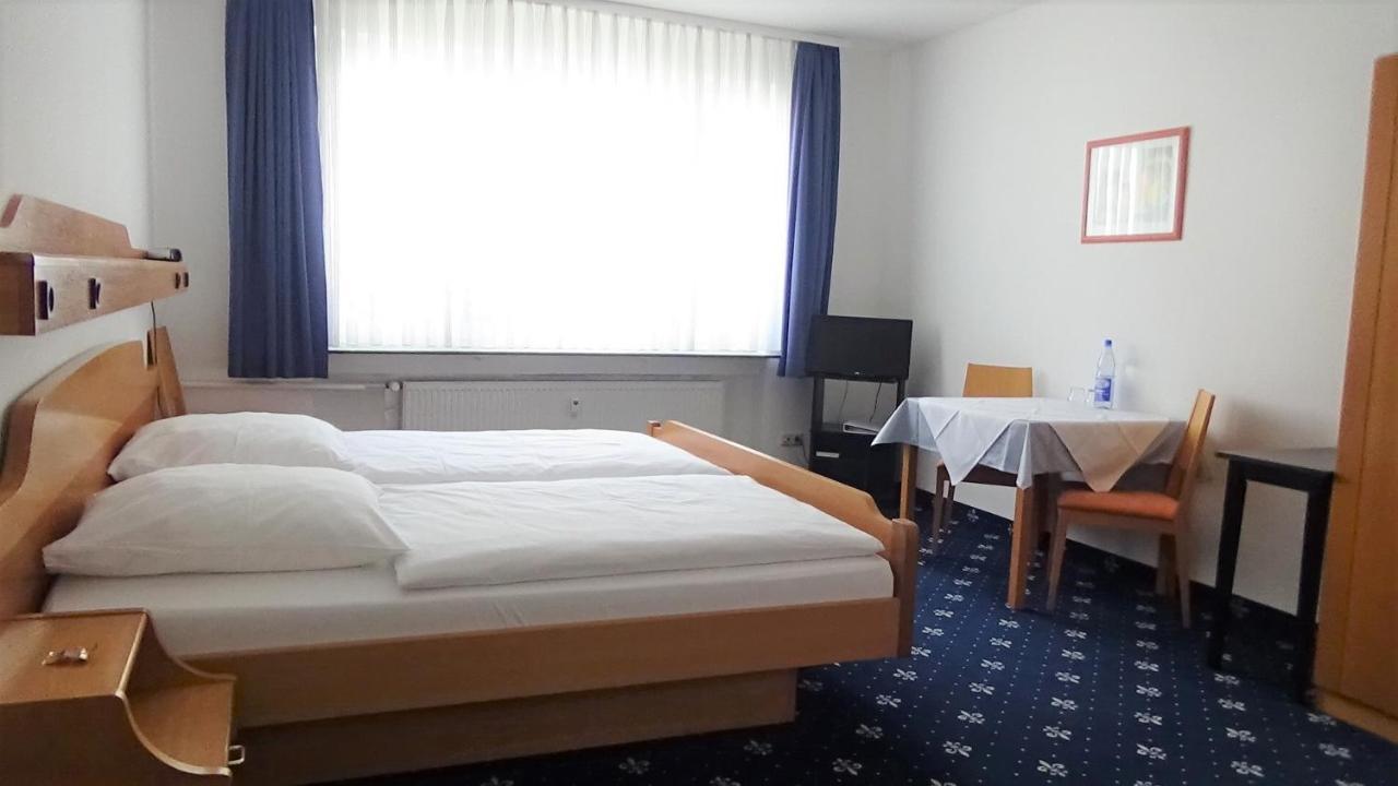Hotel Zur Traube บาดฮอมบูร์ก ฟอร์ แดร์เฮอเฮอ ภายนอก รูปภาพ